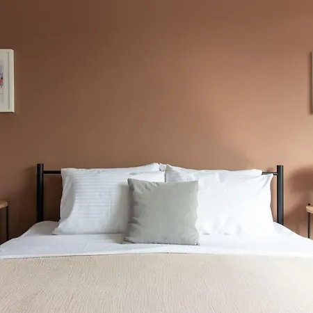 Bright Vibrant 3br Haven Near Sea And Prime Locale דירה *