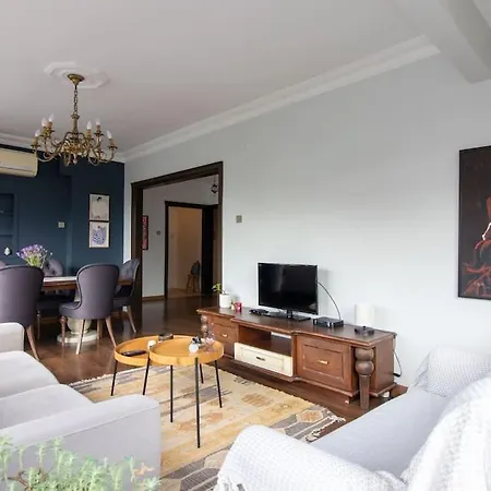 Lägenhet Bright Vibrant 3br Haven Near Sea And Prime Locale *