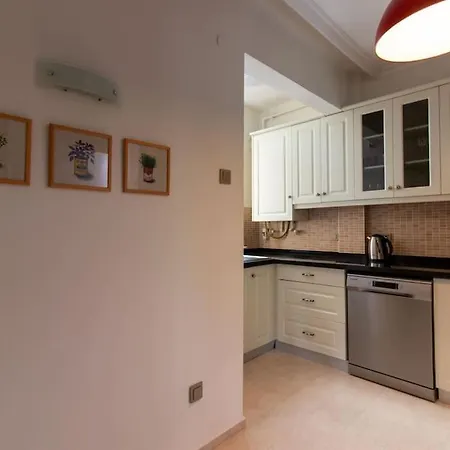 Bright Vibrant 3br Haven Near Sea And Prime Locale شقة *